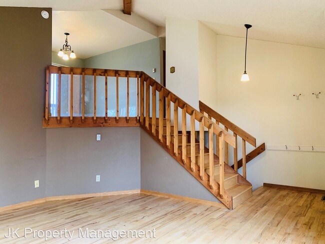 Building Photo - 4 br, 3 bath House - 3917 14th Ave S