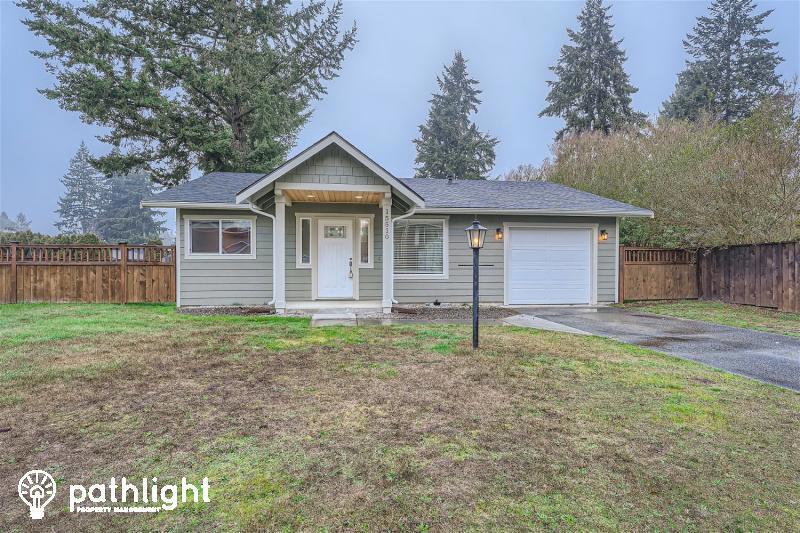 Foto principal - 15510 12th Ave E
