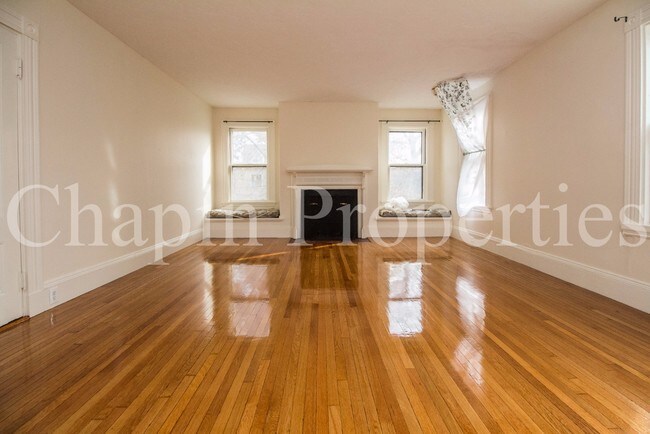 Foto del edificio - 184 Aspinwall Ave