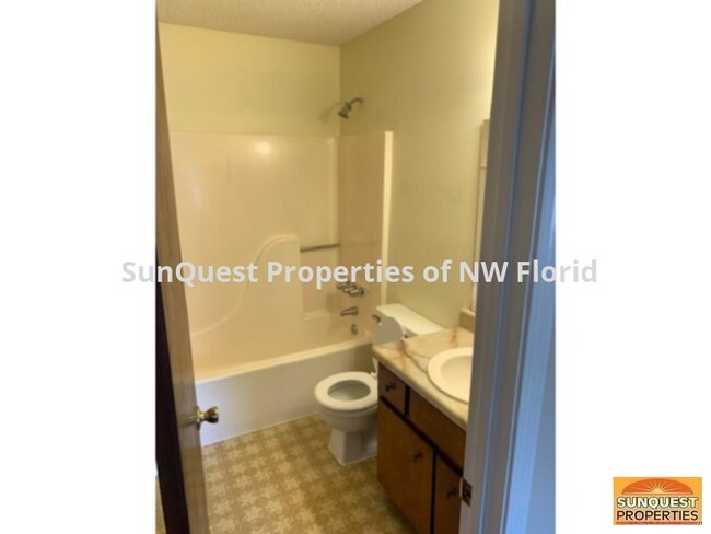 Building Photo - 1321 Heatherwood Cir