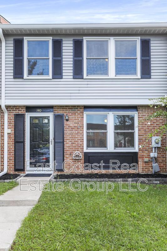 Primary Photo - 140 Sandalwood Ct