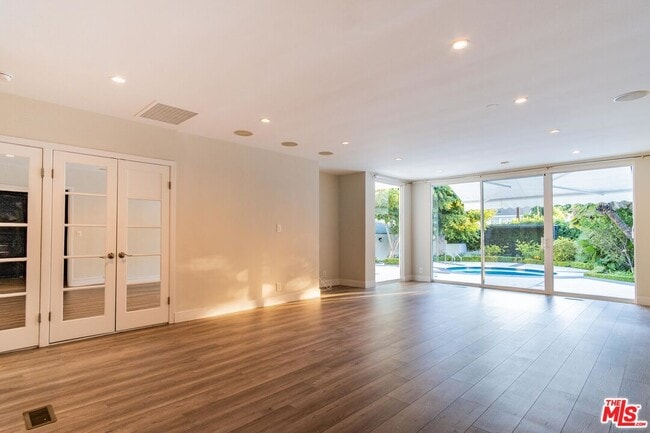 Foto del edificio - 619 N Rodeo Dr