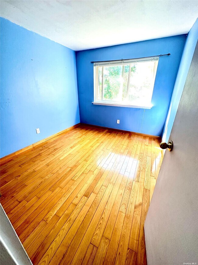Building Photo - 154 Storm Dr