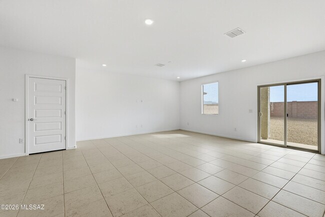 Foto del edificio - 12232 N Manley Ave