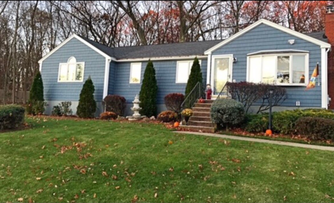 54 Robinson Rd, Woburn, MA 01801 House Rental in Woburn, MA