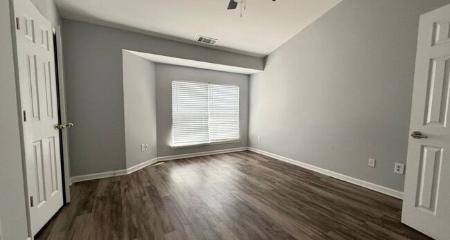 Foto del edificio - 3296 Mill Springs Cir