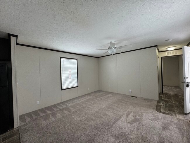 Building Photo - 216 Maple
