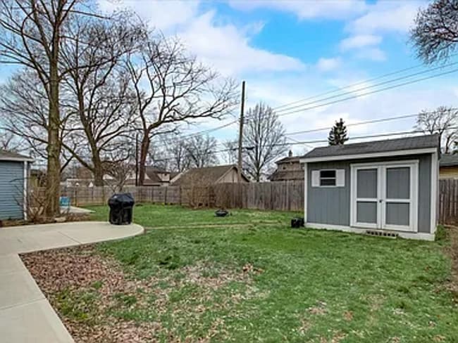 Photo - 528 W 43rd St House