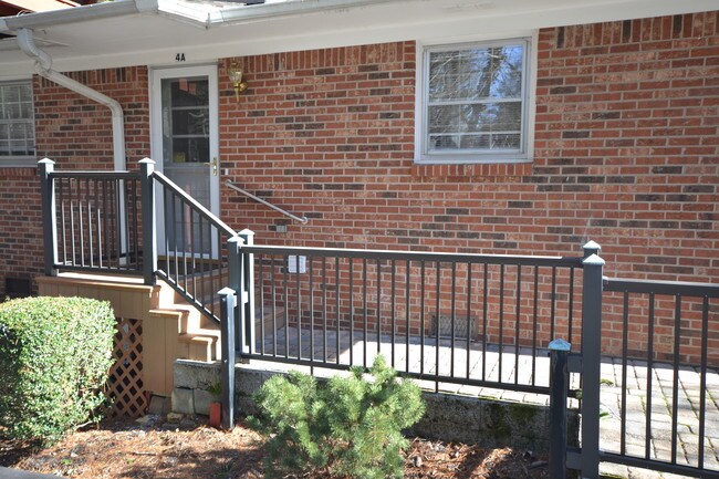 Building Photo - 101 Boyd Drive Unit 4A