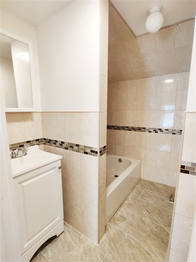 Building Photo - 57 Overlook Ave