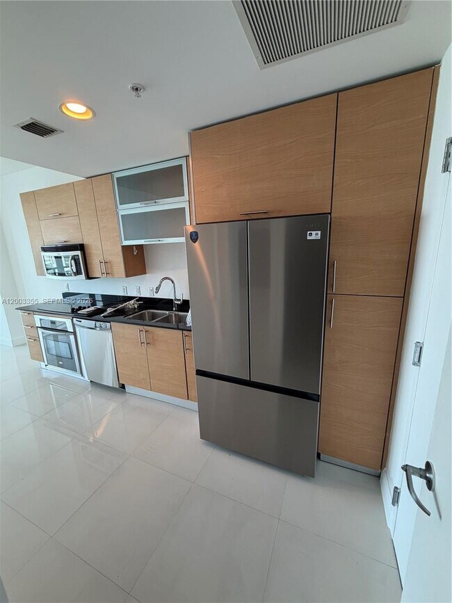 Foto del edificio - 60 SW 13th St