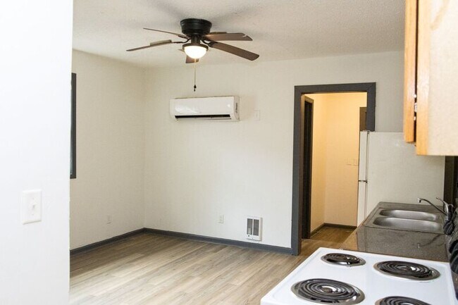 Foto del edificio - 1412 E 49th St