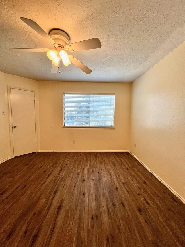 Foto del edificio - 1522 Glasholm Dr