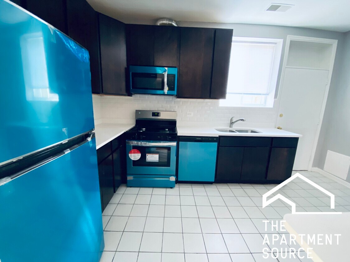 Foto principal - 7205 N Western Ave
