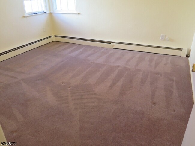 Foto del edificio - 46 Woodbine Ave