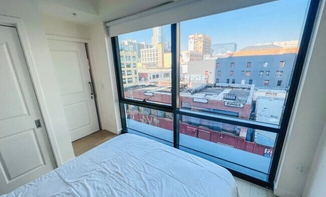 Photo - 400 S Broadway Apartment