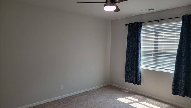 Building Photo - 5070 Hunters Village Dr