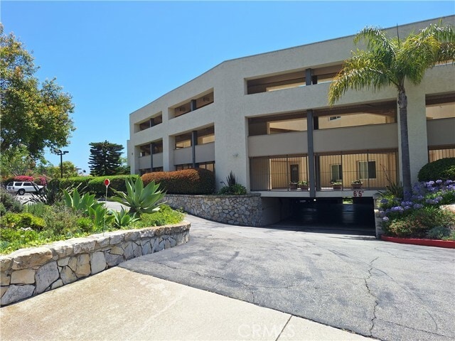 Building Photo - 3200 La Rotonda Dr
