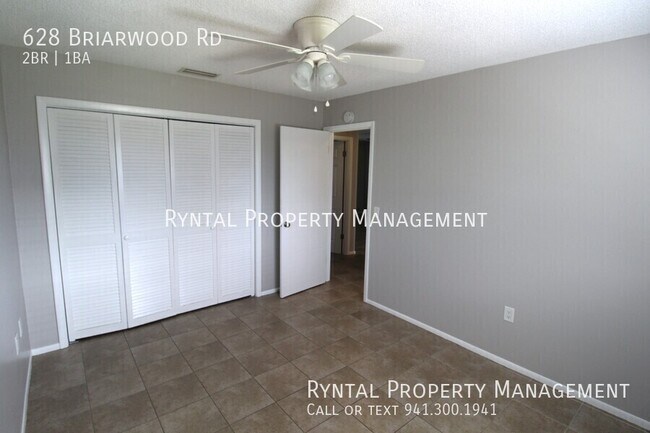 Foto del edificio - 628 Briarwood Rd