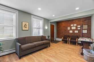 Building Photo - 32 Trumbull St