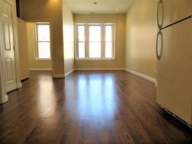 Foto del edificio - 2717 W 15th Pl
