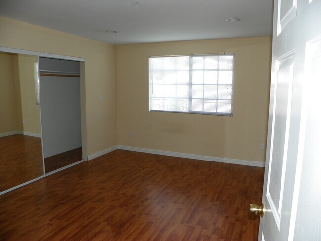 Foto del edificio - 7648 Delia Ave