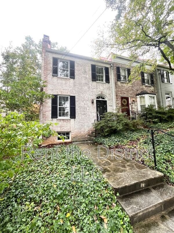 Photo - 5025 V Street NW