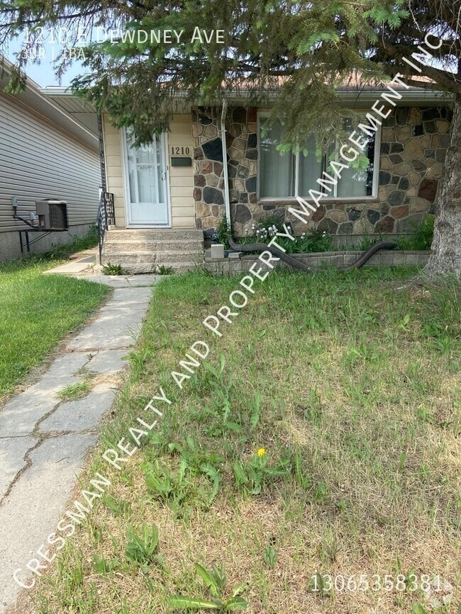 Building Photo - 1210 Dewdney Ave E