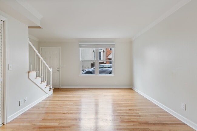 Building Photo - 3315 Fairmont Dr