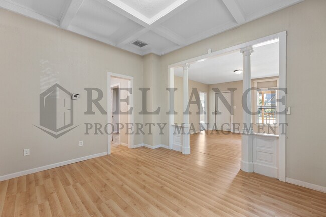 Foto del edificio - 1329 N Wellington Pl