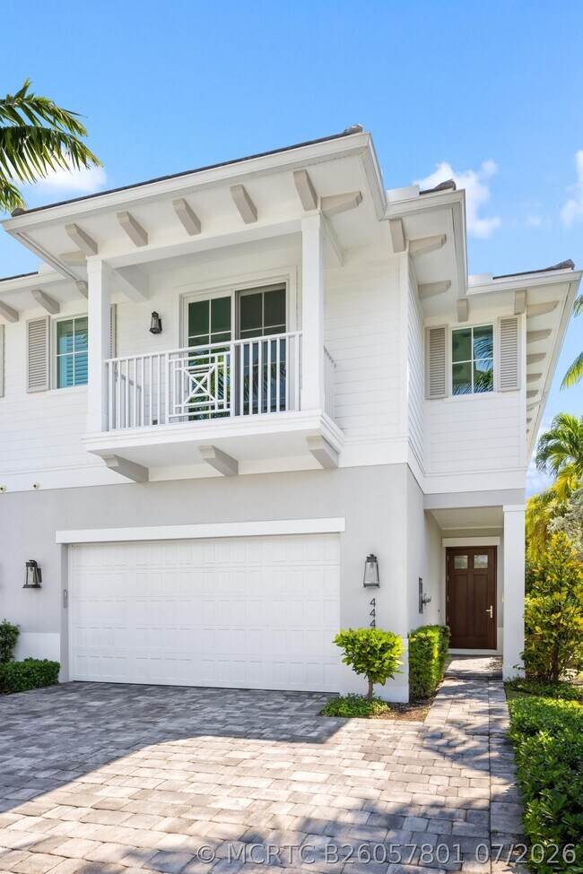 Foto del edificio - 444 NE Wavecrest Way