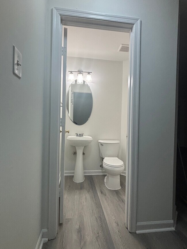 Foto del edificio - 9780 Bon Haven Ln