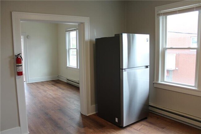 Building Photo - 601 Olive Ln