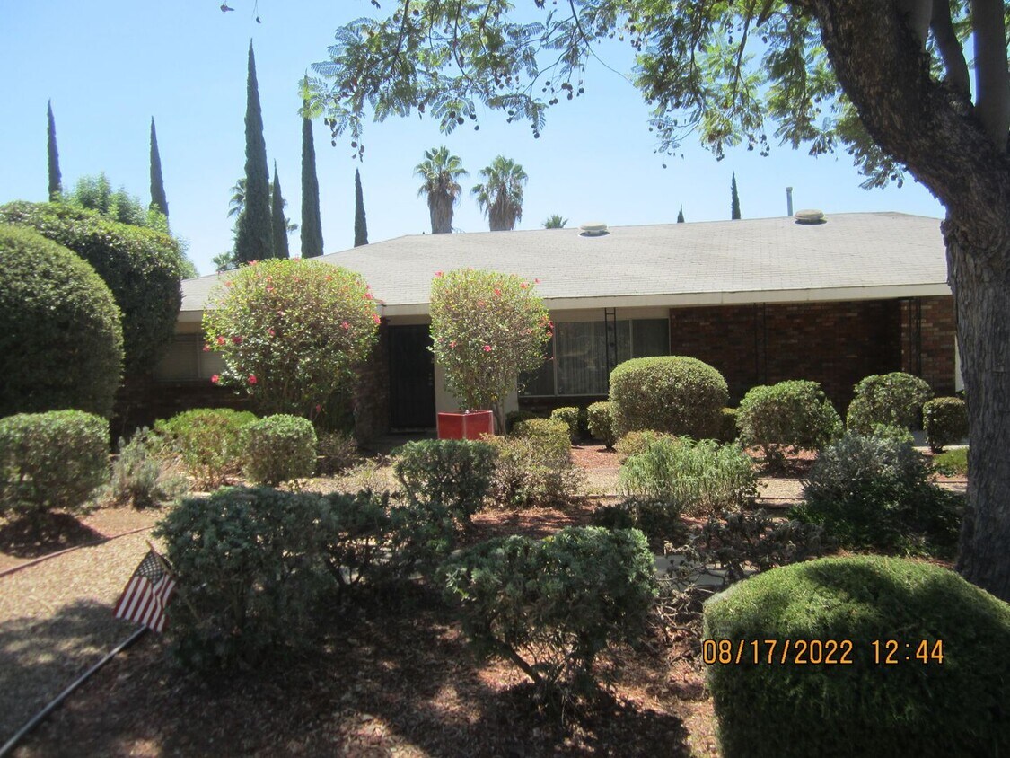 Primary Photo - 3 br, 2.5 bath House - 1290 HIGHRIDGE ST