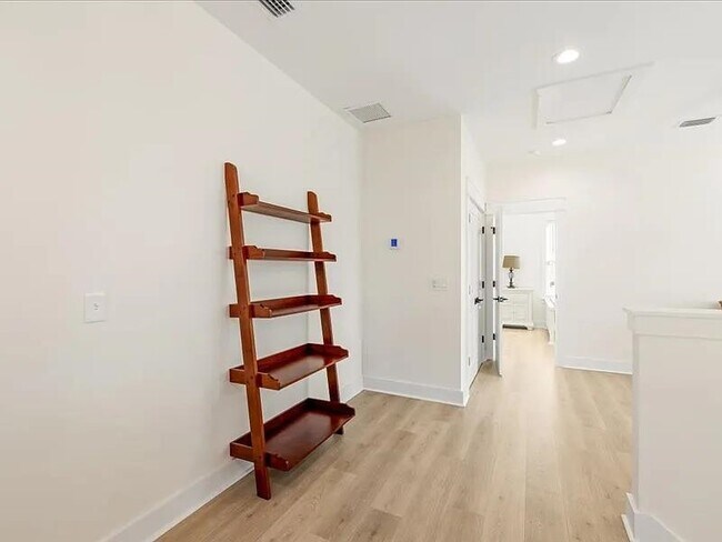 Foto del edificio - 4064 Biltmore Ave