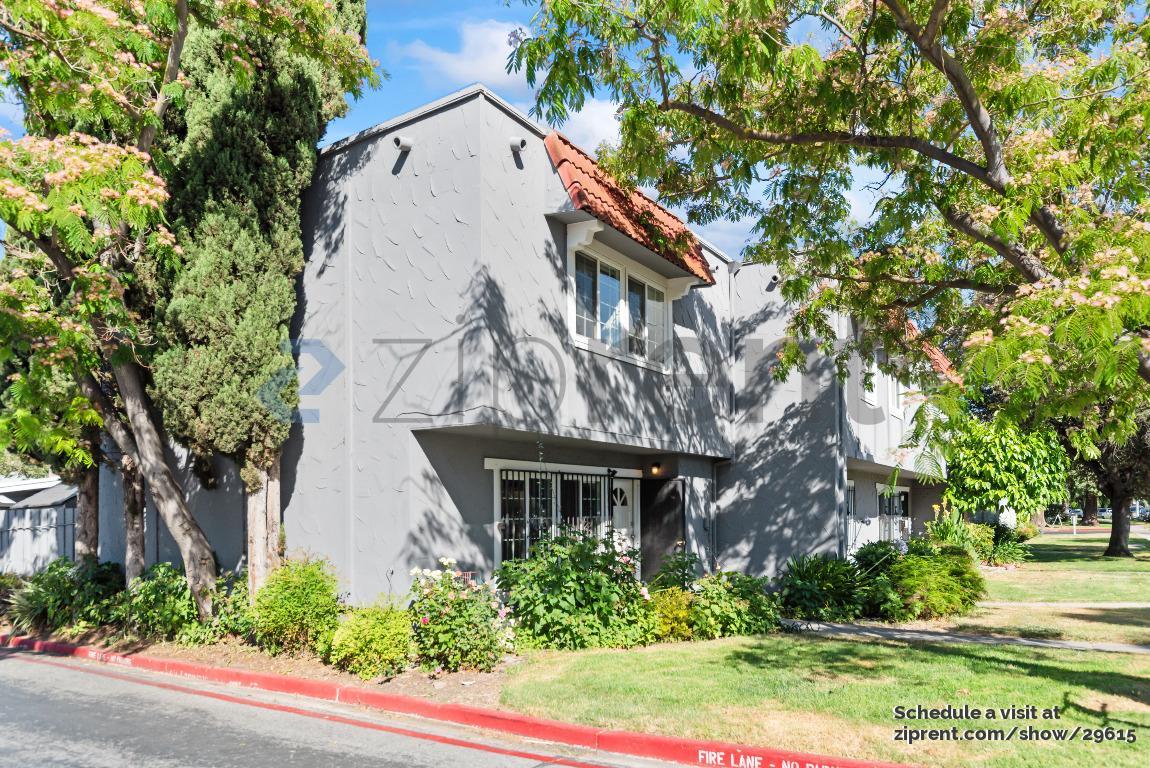 Primary Photo - 268 El Rancho Verde Dr