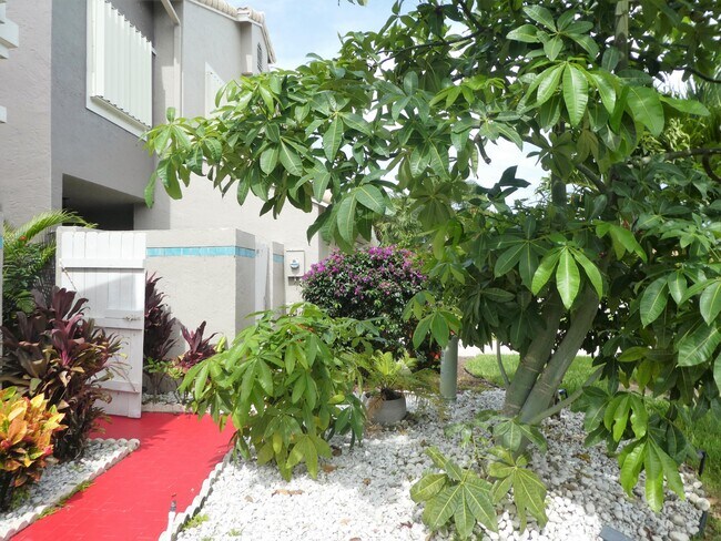 Foto del edificio - 5495 Monterey Cir
