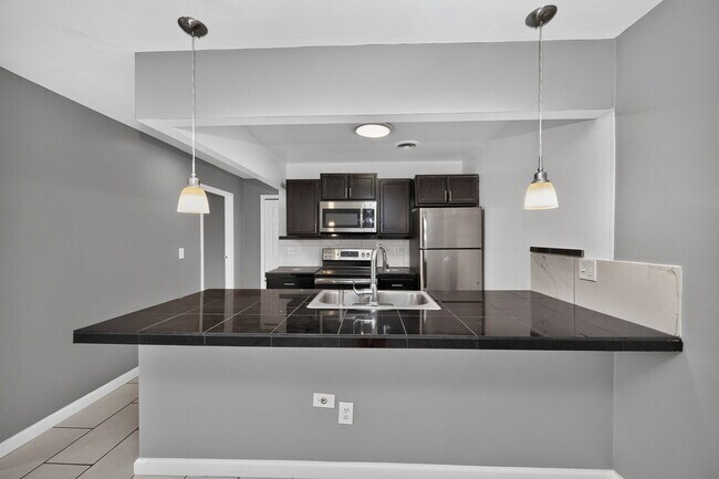Building Photo - 5458 Beechmont Ave