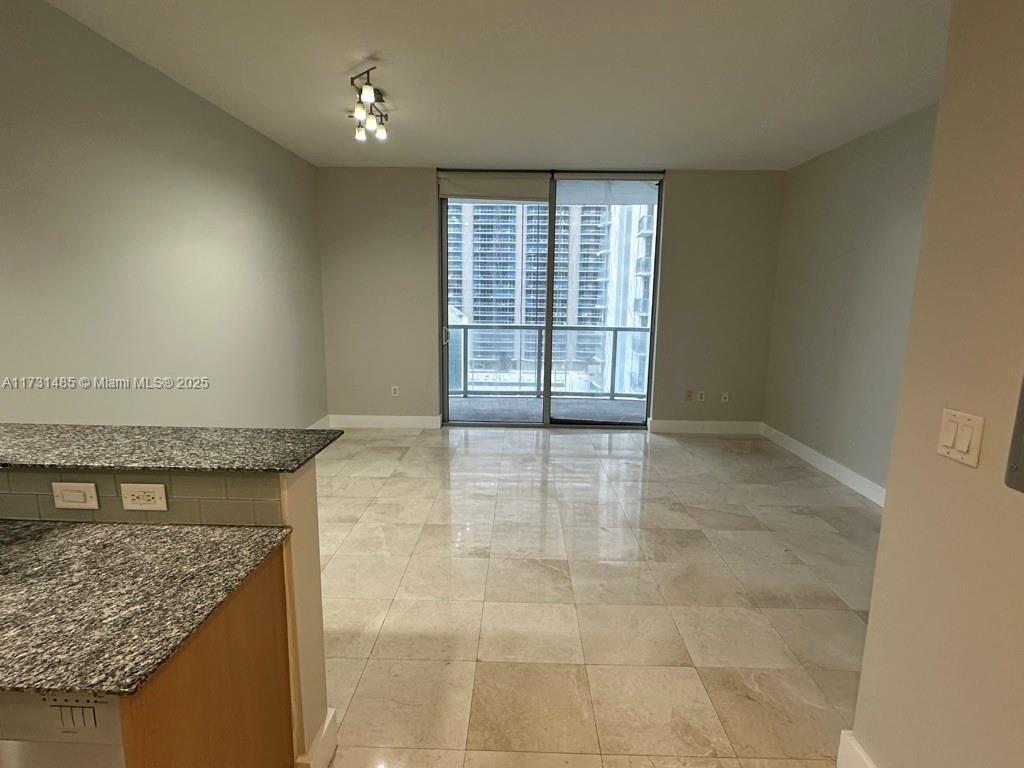 Foto principal - 1050 Brickell Ave