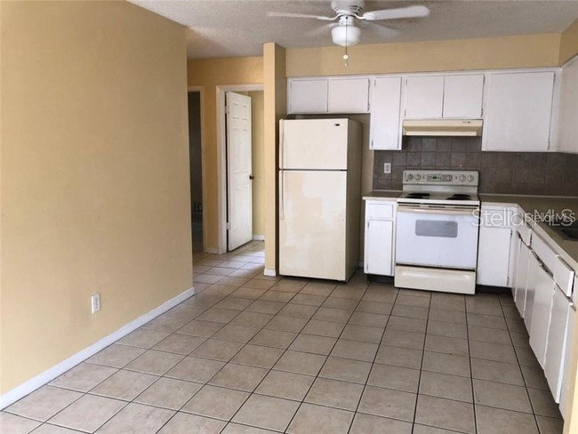 Building Photo - 1503 E Linebaugh Ave