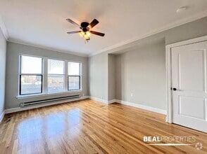 Building Photo - 4614 N Paulina St