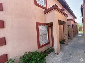 Building Photo - 3204 Cortez St