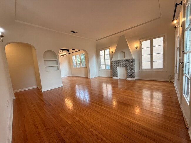 Building Photo - 1437 S Holt Ave