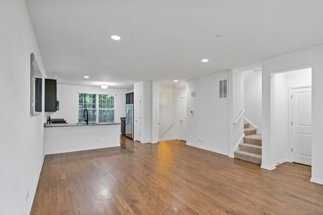 Foto del edificio - 1527 E Arbor Ln