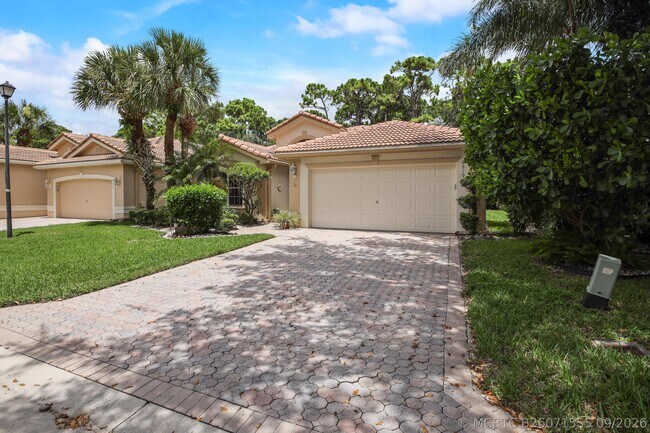 Building Photo - 6519 Lucaya Ave