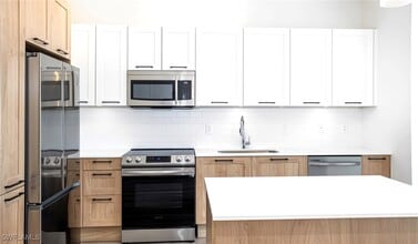 Building Photo - 22980 Vista Edera Cir