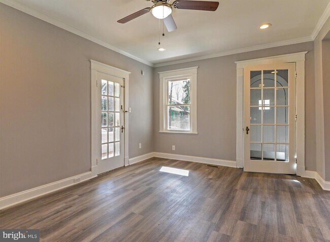 Building Photo - 5518 Bosworth Ave