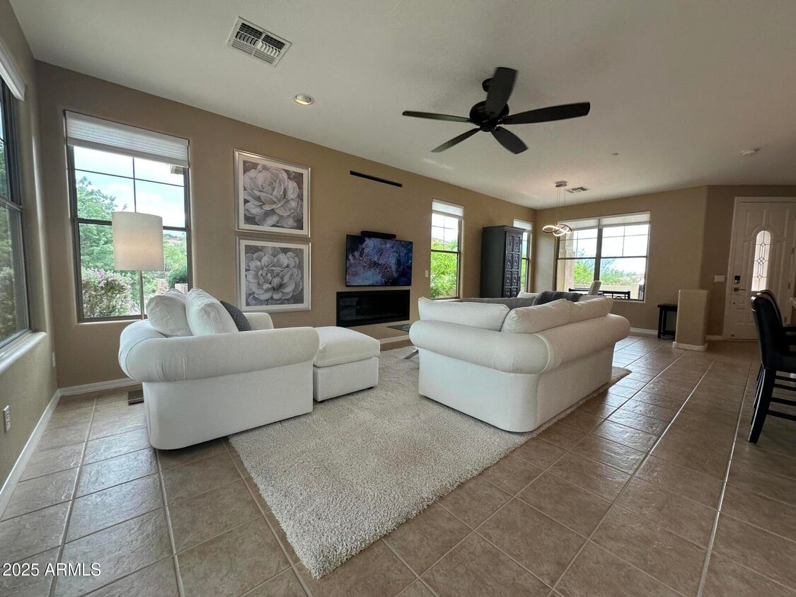 Foto principal - 11489 E Raintree Dr