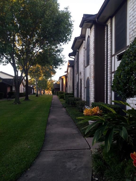 Foto principal - 11674 S Kirkwood Rd