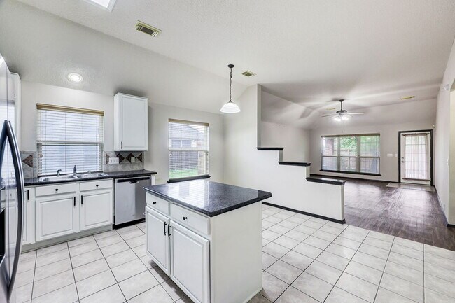 Foto del edificio - 11743 Berkway Trail